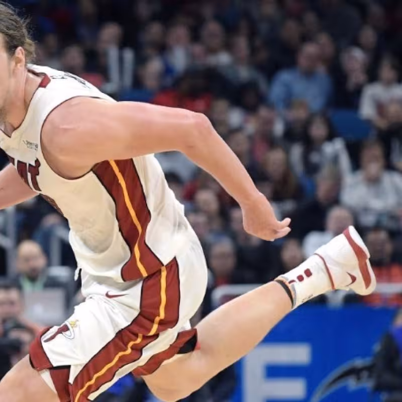 Kelly Olynyk, jugador de Miami Heat.