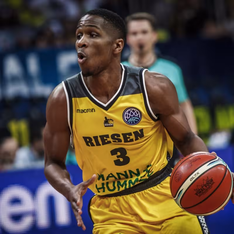 La rocambolesca historia del jugador Kerron Johnson