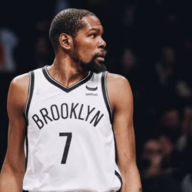 Kevin Durant en una rueda de prensa con los Brooklyn Nets