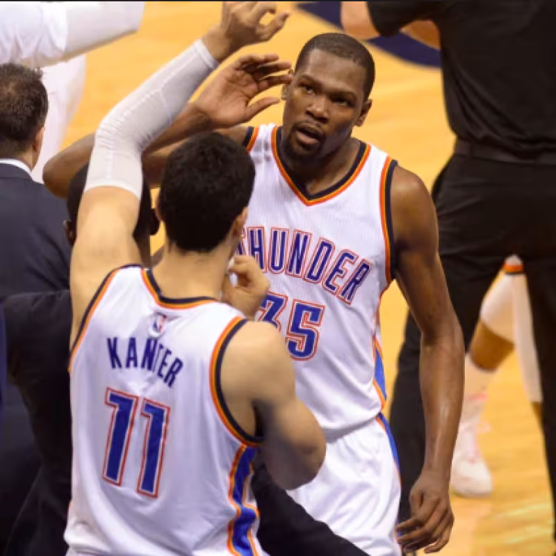Kanter cree que Kevin Durant va a acabar en los Nets con Kyrie Irving