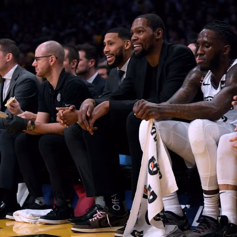 Los Lakers toman medidas tras el positivo de Kevin Durant: Cuarentena y pruebas para todos los jugadores