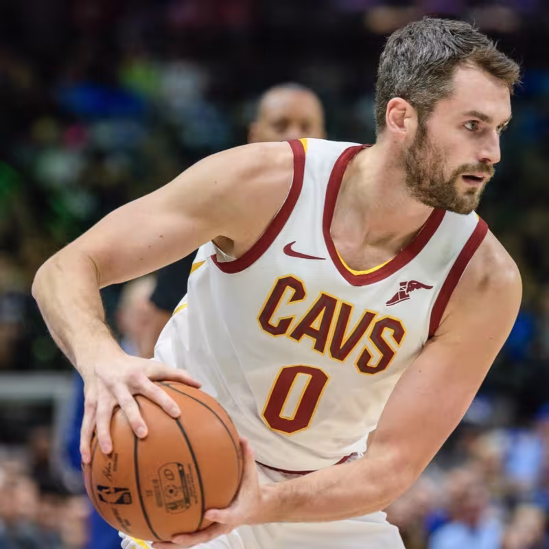 Los Cavs le complican la 2ª posición del Oeste a los Nuggets tras vencerles por 102-104