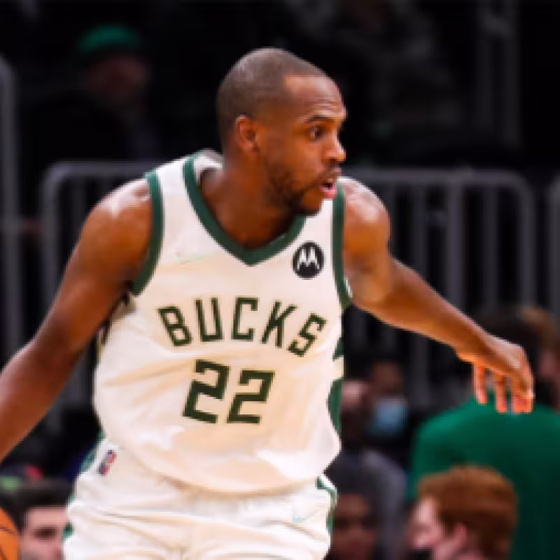 Khris Middleton, estrella de Milwaukee Bucks.