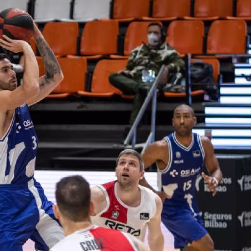 El Baskonia arrasa en el derbi vasco al Bilbao Basket