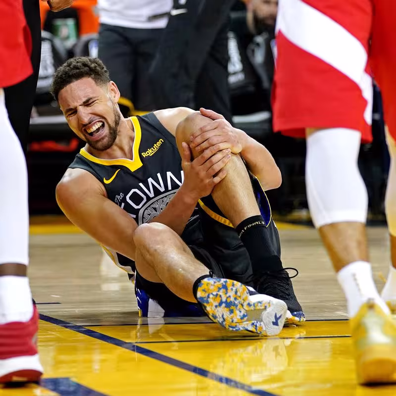 LeBron James reacciona a la posible grave lesión de Klay Thompson