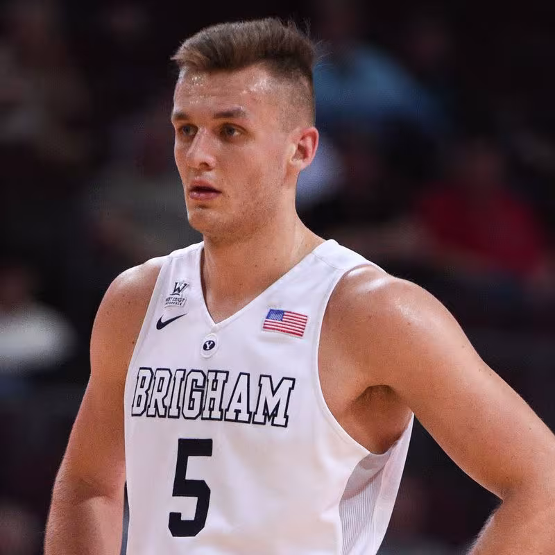 Toronto Raptors firma a Kyle Collinsworth