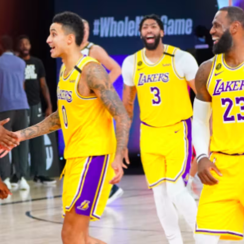 Kyle Kuzma ejecutó a los Nuggets con un triplazo.