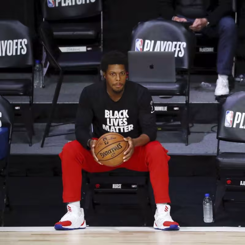 Kyle Lowry, diagnosticado con un esguince de tobillo
