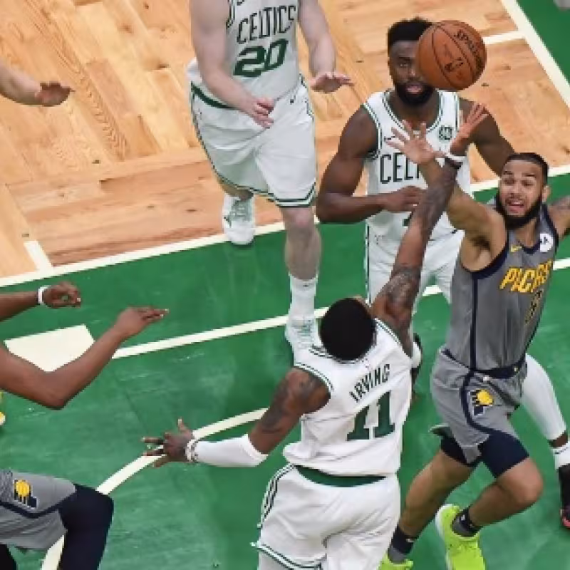 Kyirie Irving metió la canasta ganadora contra los Pacers.
