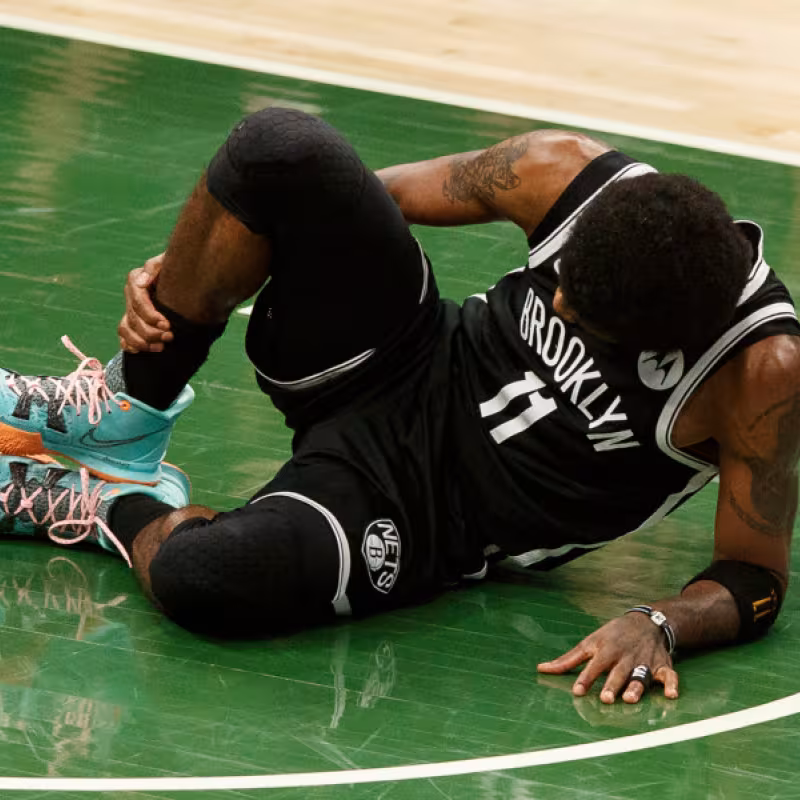 Lesiones NBA: Se confirma que Kyrie Irving no jugará el séptimo partido contra Bucks