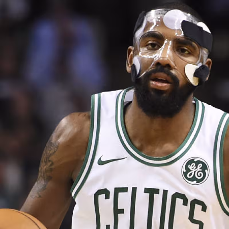 Kyrie Irving sufre de una fractura en su cara