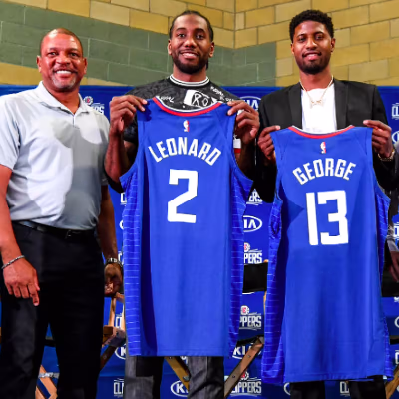 Paul George y Kawhi Leonard, presentados por los Clippers.