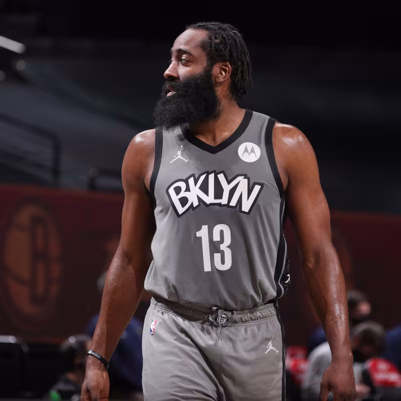 James Harden en un partido con los Brooklyn Nets.