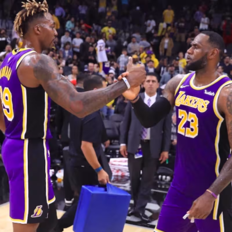 LeBron James y Dwight Howard, tras ganar a los Spurs.