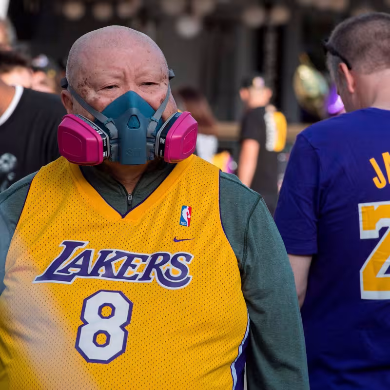 La NBA repartirá mascarillas entre sus fans.