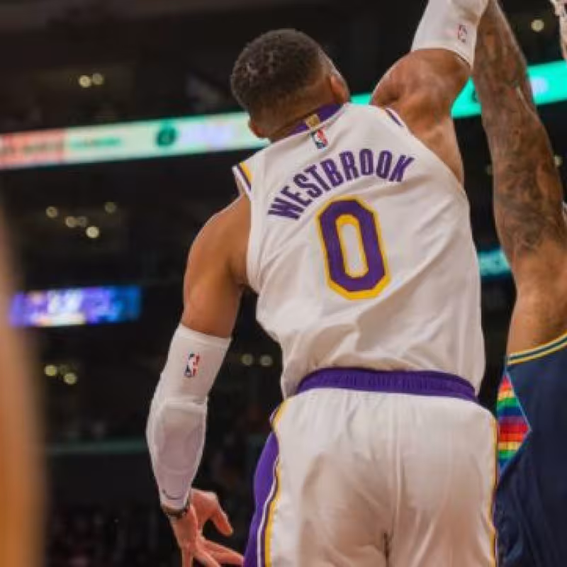 Resulados NBA: Los Lakers se alejan aún más de  los puestos de 'play in'