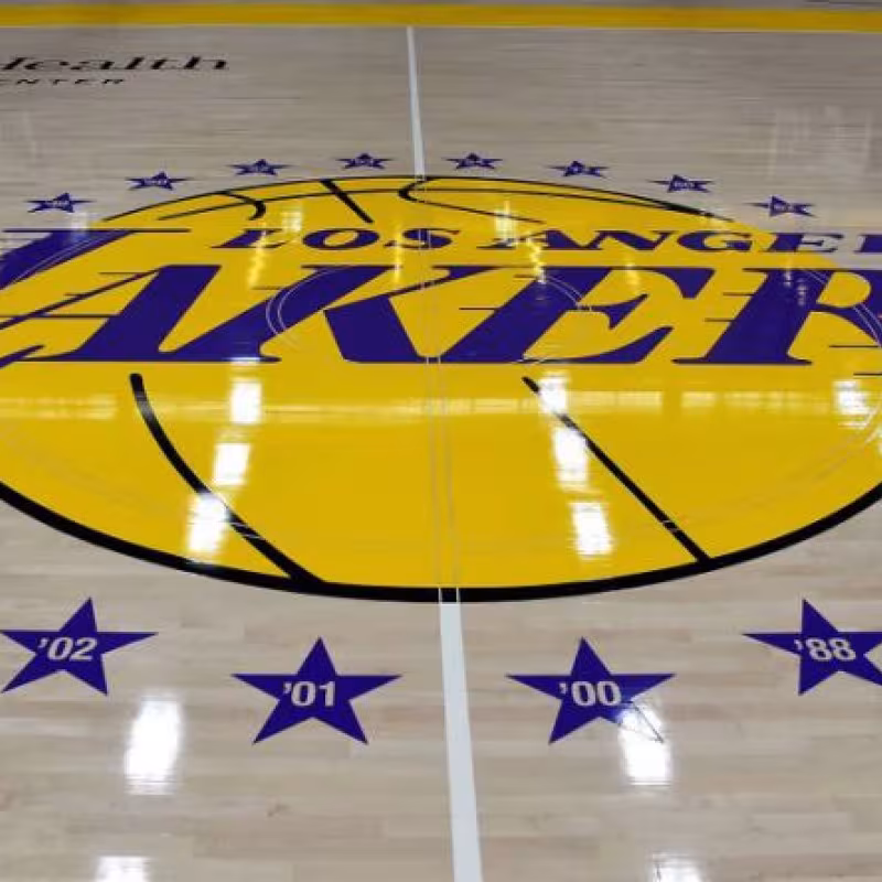 Los Lakers muestran su compromiso con la igualdad racial con una contratación sorpresa