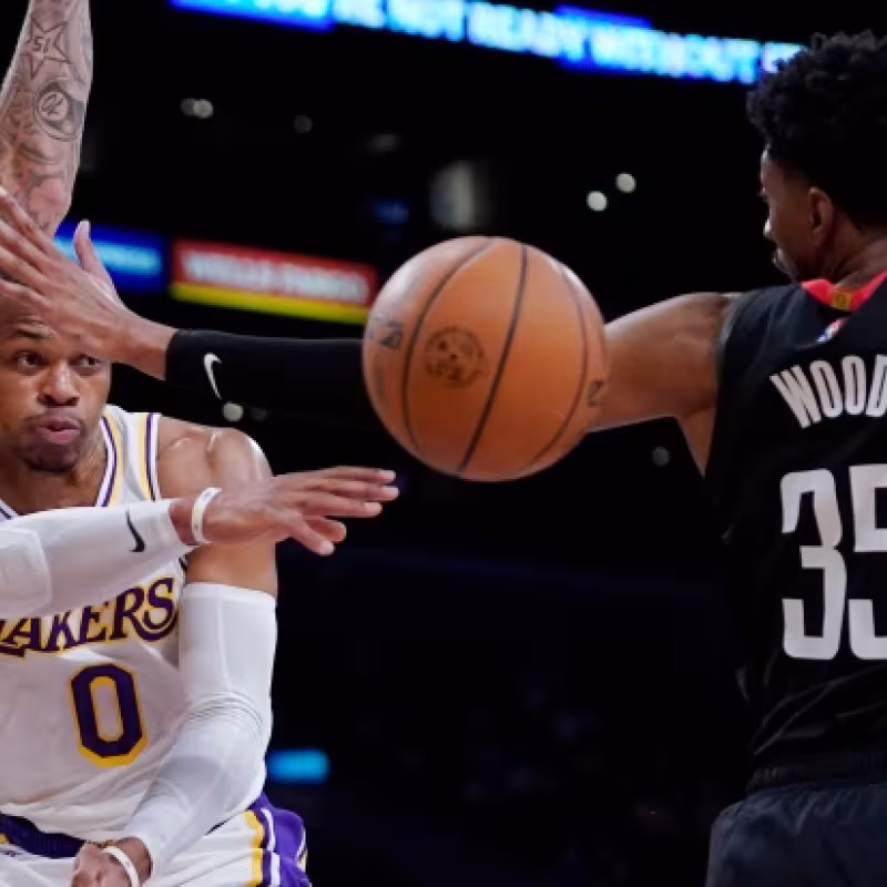Lakers ganan a Rockets. Foto: gettyimages