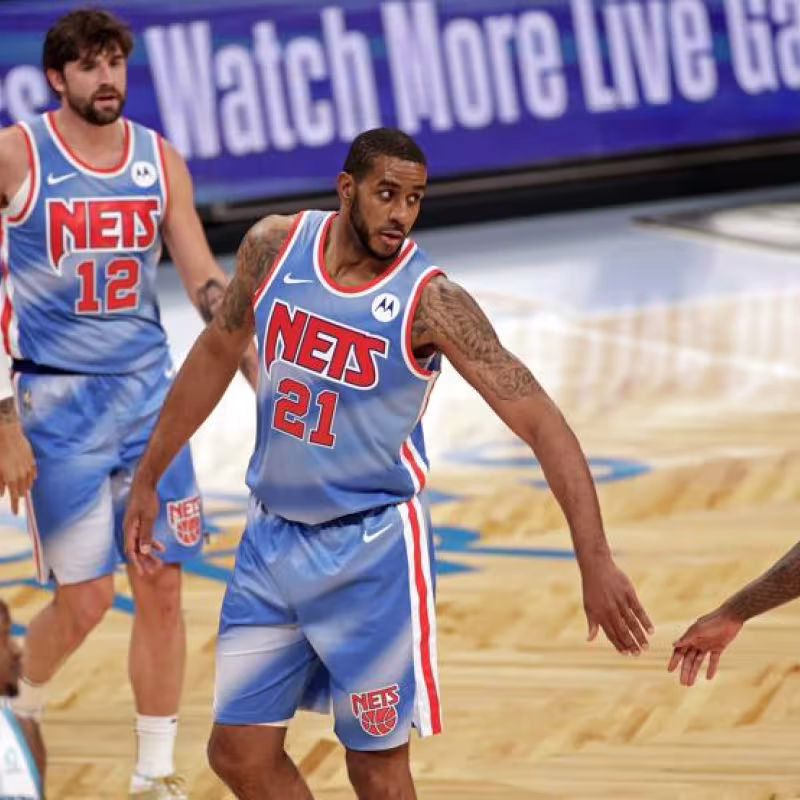 LaMarcus Aldridge anuncia su retirada del baloncesto por un problema cardíaco