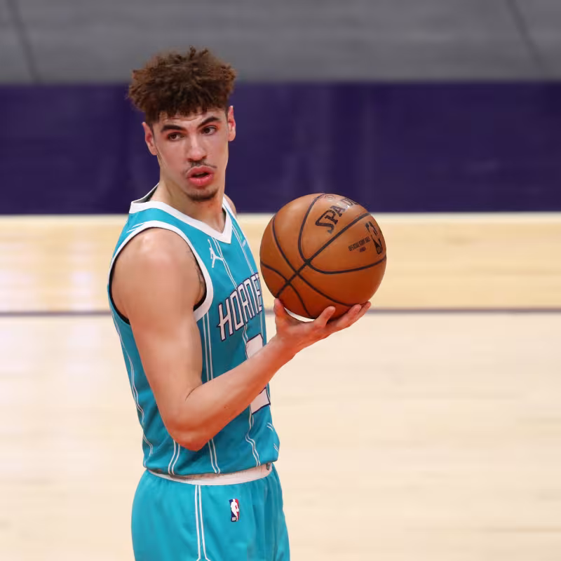 LaMelo Ball toma ventaja en la carrera por ser el ROY