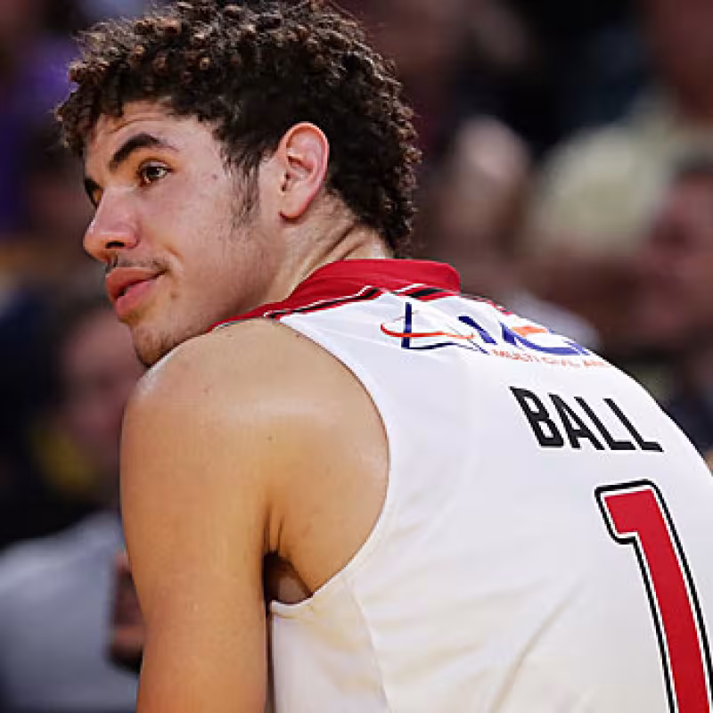 LaMelo Ball se entrena con los Golden State Warriors aunque sigue apuntando al número 1 del NBA Draft 2020