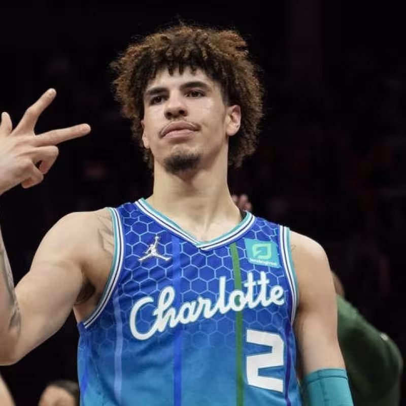Derrota de Charlotte Hornets ante Toronto Raptors pese al show de asistencias de LaMelo Ball