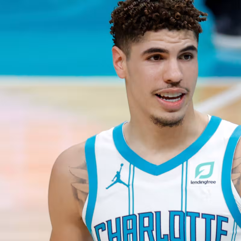 A LaMelo Ball le da igual enfrentarse a LeBron James: "Crecí en otro rollo"