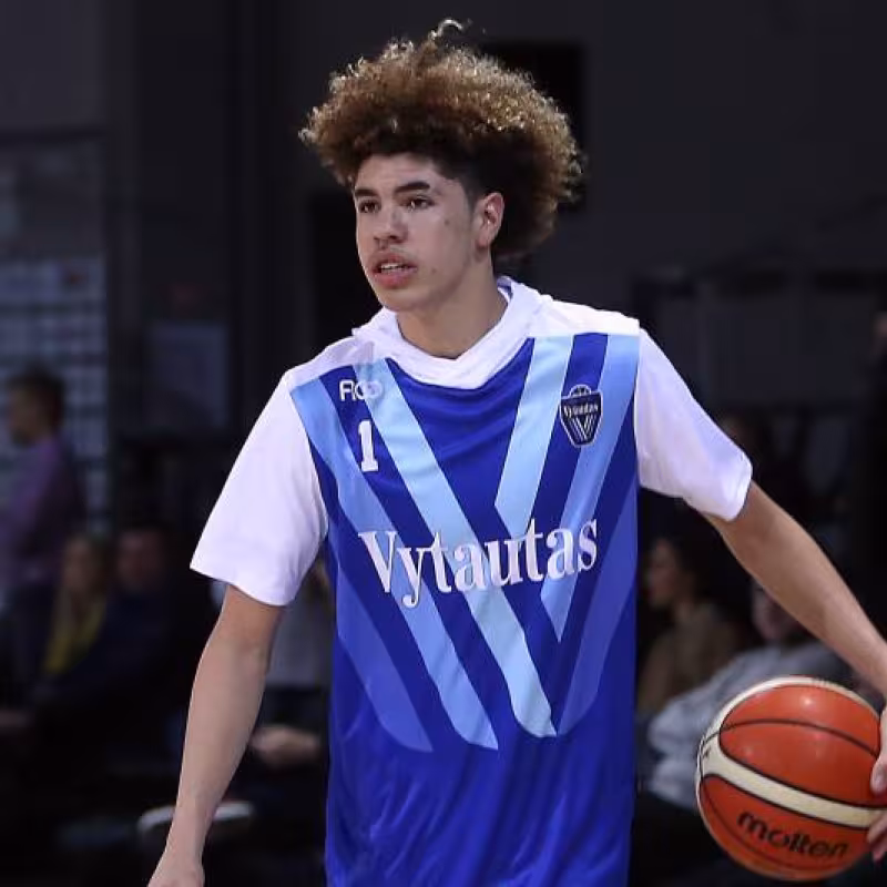LaMelo Ball, en su época en el Vytautas lituano