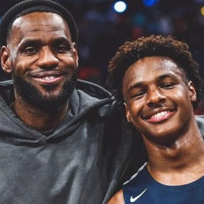 LeBron y Bronny James.