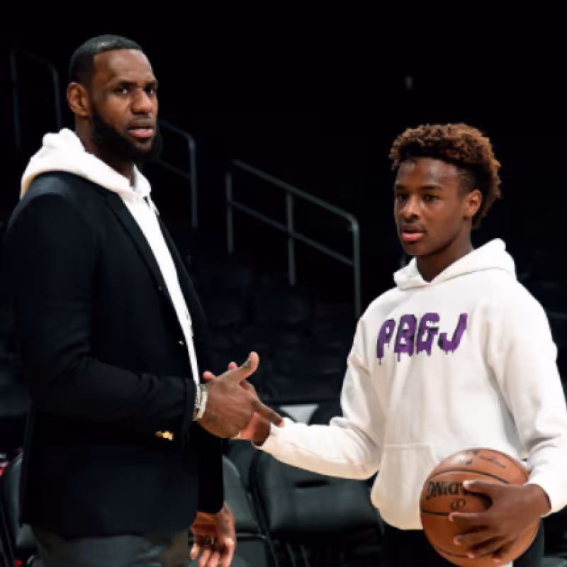 LeBron James hará todo lo posible para jugar con su hijo "Foto: NY Times"
