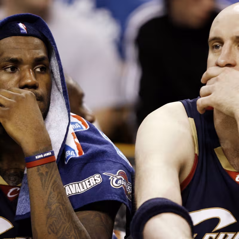 LeBron James, junto a Ilgauskas, en su primera etapa en los Cavaliers.