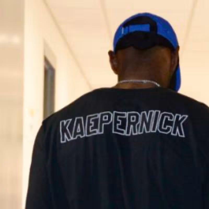 LeBron James, con una camiseta de Kaepernick. Foto: Getty