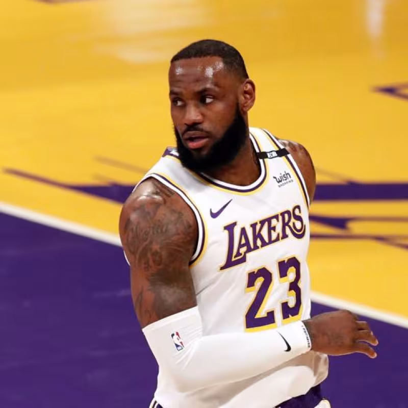 Lebron James progresa bien de su lesión y volverá pronto