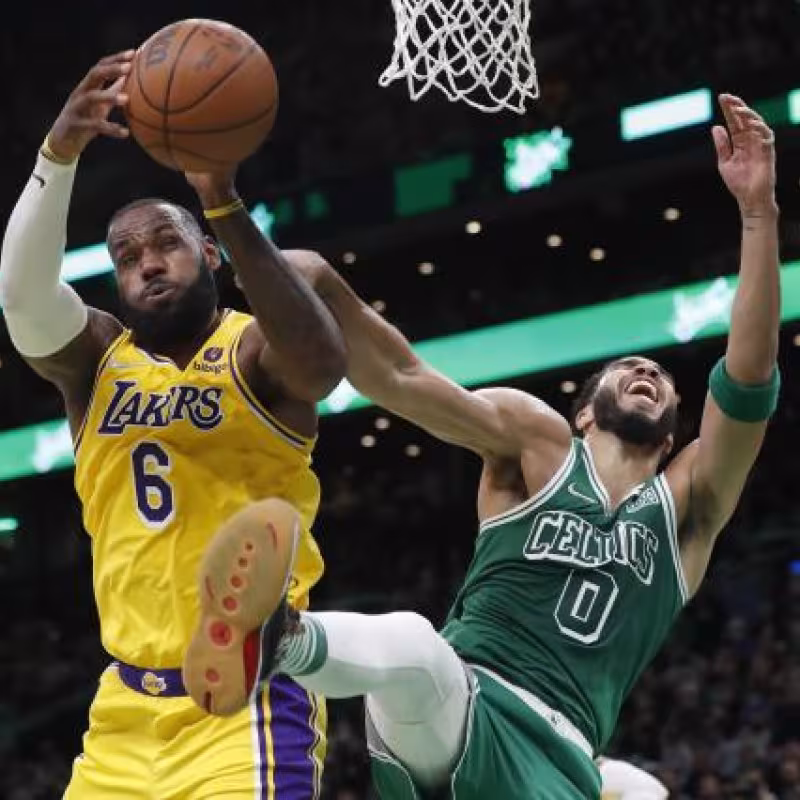 Lebron James, sentimiento de urgencia en Lakers. Foto: gettyimages