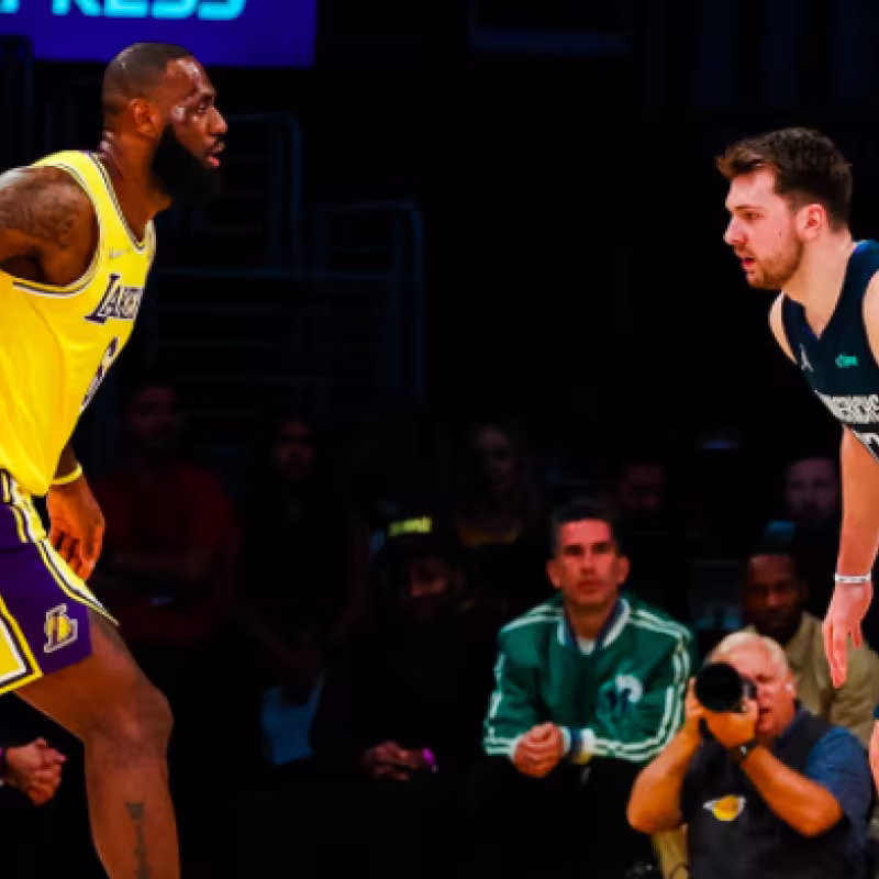 Resumen madrugada NBA: Los Warriors y los Nets siguen perdiendo y Luka Doncic destroza a los Lakers