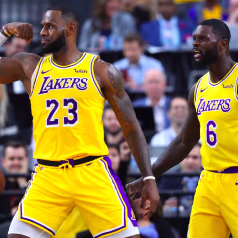 LeBron James, el 'papá' de los jóvenes Lakers