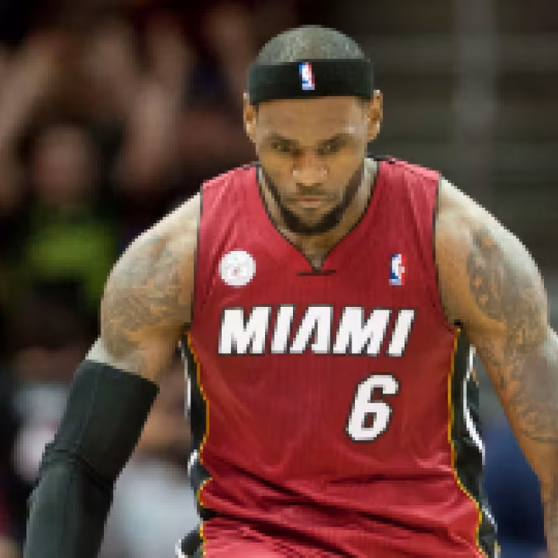 LeBron James en un partido con los Miami Heat.