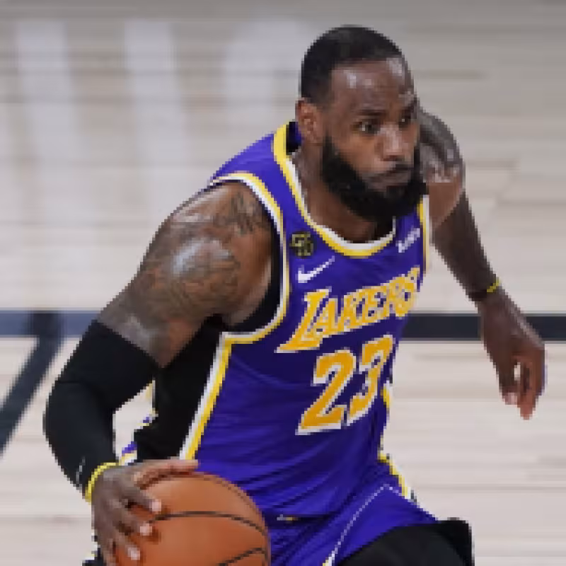 LeBron James sigue aumentando su legado día a día