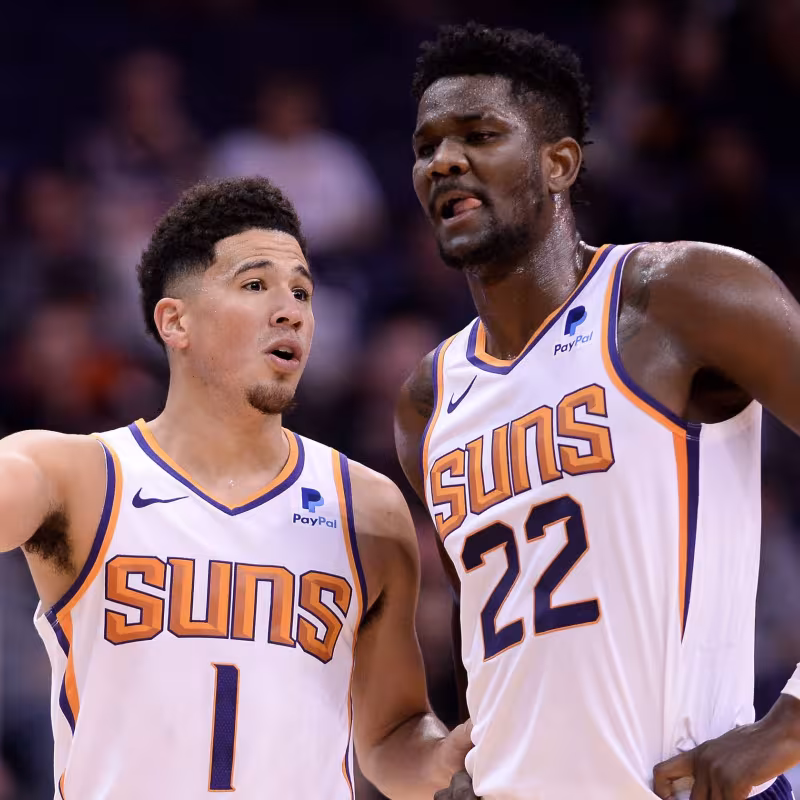 Booker y Ayton, la gran pareja de los Suns