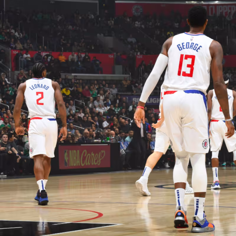 Paul George y Kawhi Leonard se estrenan juntos en los Clippers con victoria ante los Celtics en la prórroga
