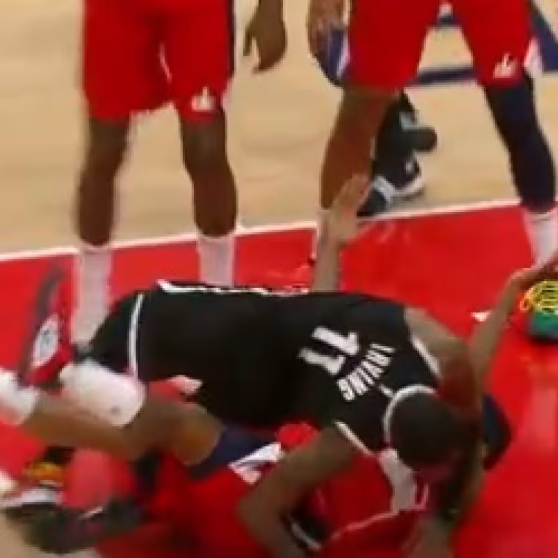 Vídeo: La dolorosa acción por la que Kyrie Irving podría perderse varias semanas de competición