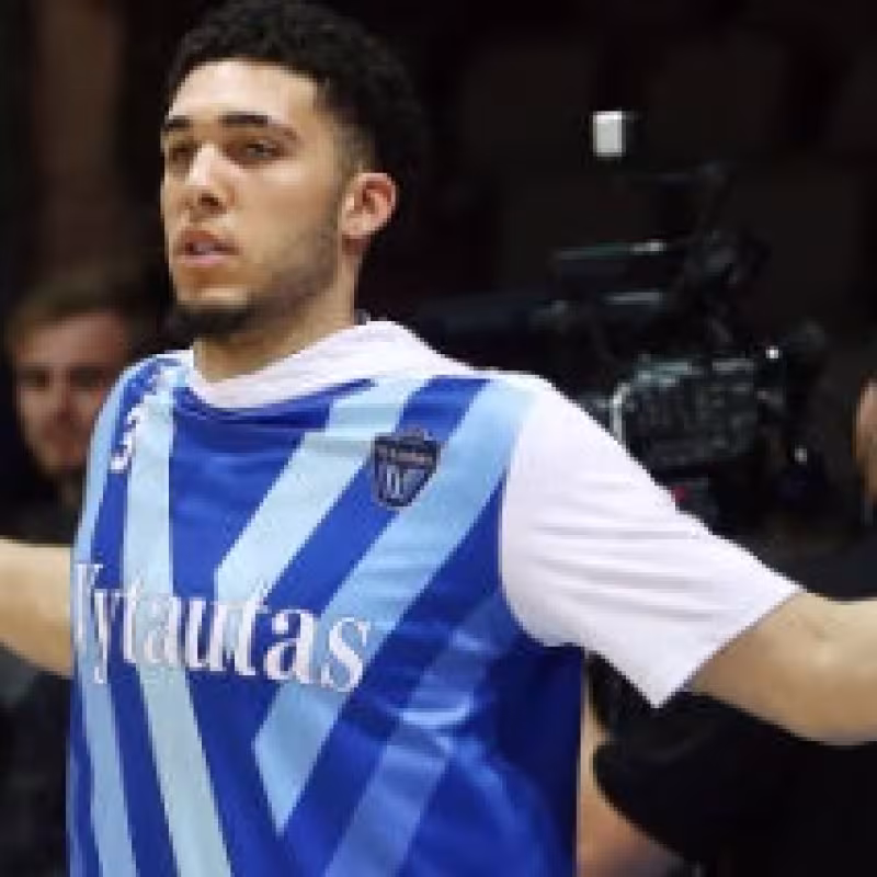 LiAngelo Ball, hermano de Lonzo Ball.