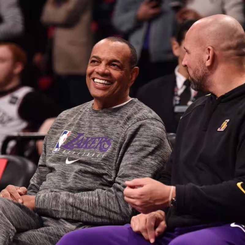 Lionel Hollins, Frank Vogel y Mike Woodson, los nuevos candidatos al banquillo de los Lakers