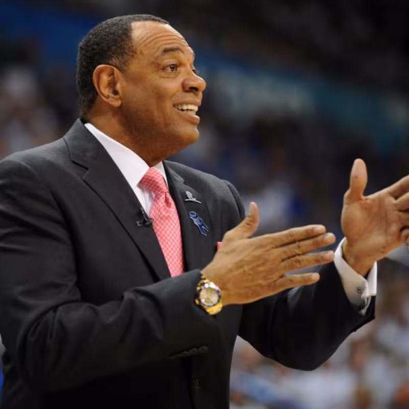 Los Angeles Lakers y Lionel Hollins llegan a un acuerdo