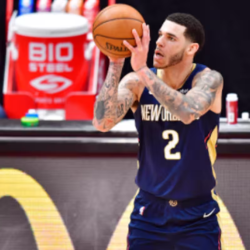 Lonzo Ball y una mejora destacable desde el triple