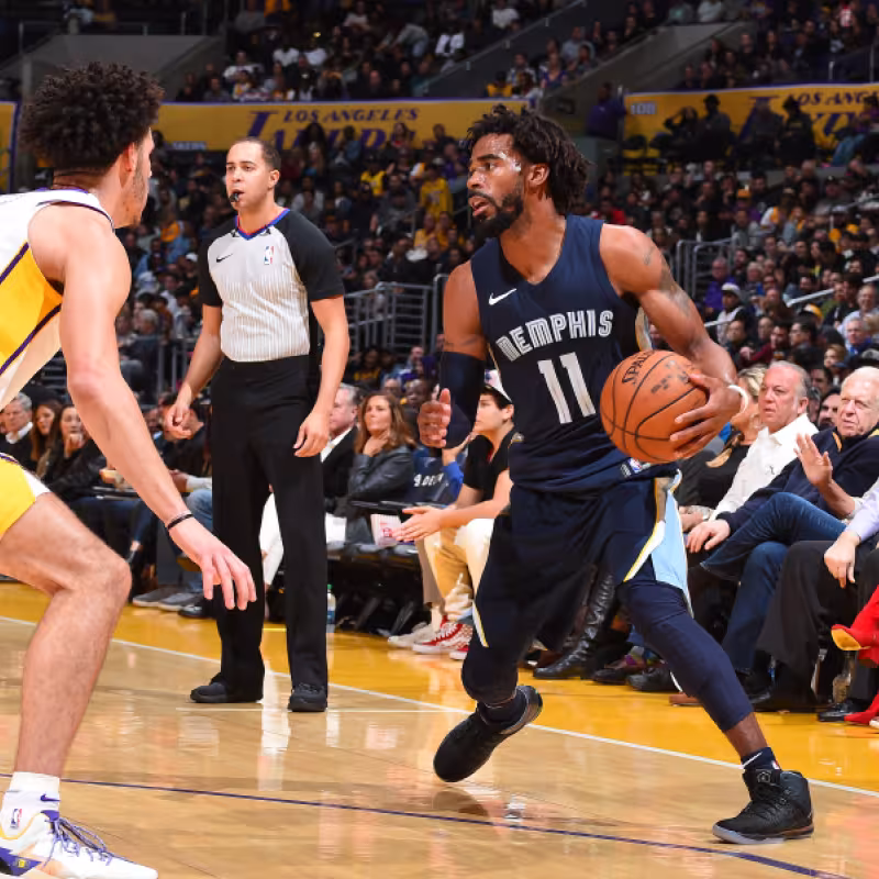 Lonzo y Conley frente a frente. Uno de los dos podría ir a Phoenix. Foto:thelonzowire