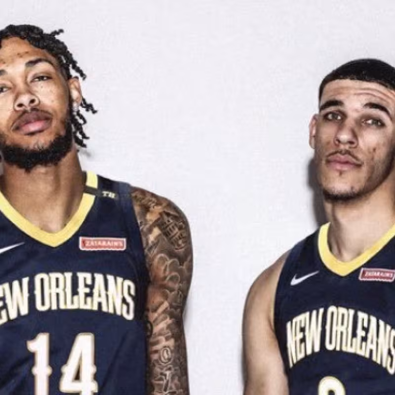 Lonzo Ball y Brandon Ingram, jugadores de New Orleans Pelicans.