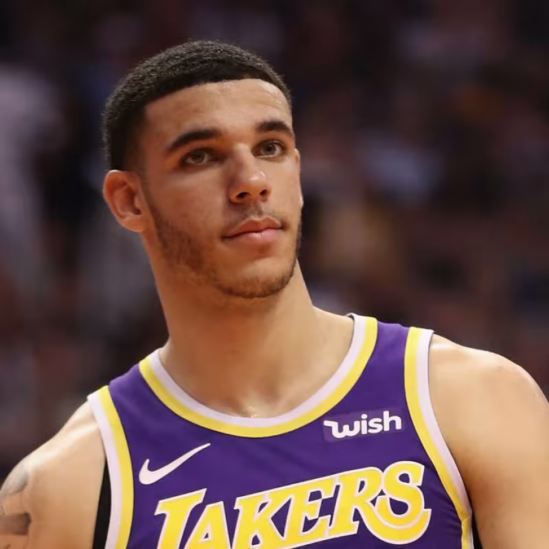 Lonzo Ball jugará ante los Pacers pese a sufrir un esguince
