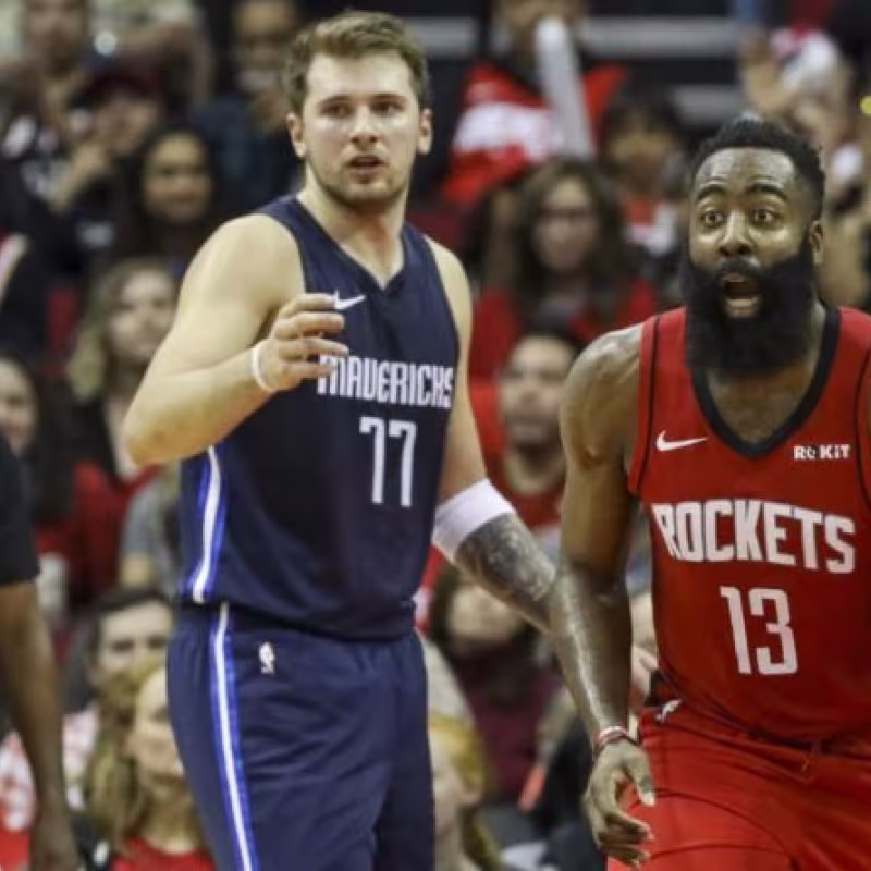 Doncic y Harden, en uno de sus enfrentamientos