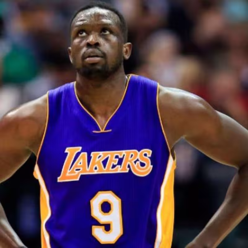 Luol Deng sigue ganando dinero de Los Ángeles Lakers, más incluso que jugadores actuales